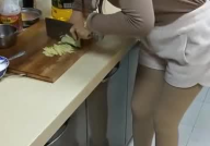 8岁小姐姐切菜视频大全,萌态十足视频大盘点